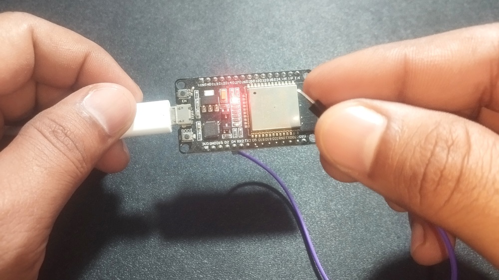 ESP32-Deep-Sleep-Wake-up-by-Touch.jpg